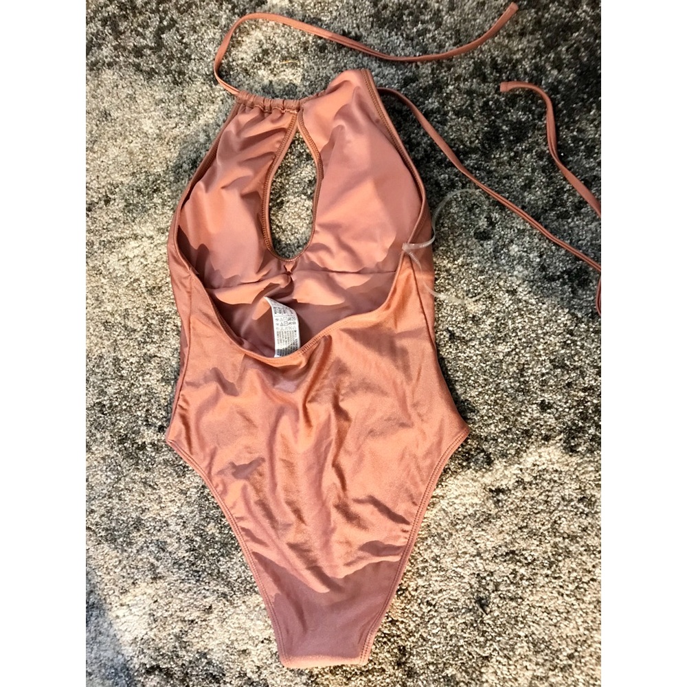 Rust t colored one piece - Picture 2 of 3